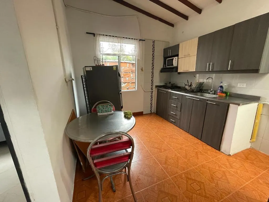 メデジンHabitacion Cerca De La Terminal Del Norteアパートメント コロンビア